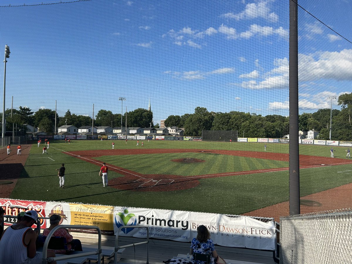 VinceK627's tweet photo. Hello from the great city of Hamilton Ohio!!! I’m here at Foundation Field, for a battle of top teams in the @GLSCL between the @HamiltonJoes and the @locosbaseball
@BCHSSReport @HamiltonOh #SupportLocalSportsTeams https://t.co/5cxh5jQaHU