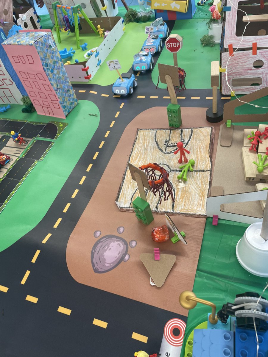 jo_coding's tweet image. We had a parade to celebrate our sustainable community! Although my students are great engineers, they need a few more driving classes before they can get their drivers license @SpheroEdu @Sphero @3Duxdesign #STEMeducation