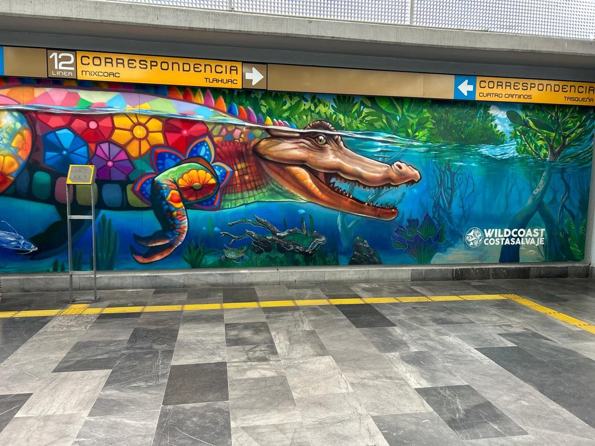 MetroCDMX's tweet photo. Esta mañana en la estación Ermita de la Línea 12, se inauguró el mural "Mangle es vida", realizado por el muralista Farid Rueda. Esta obra es promovida por Costa Salvaje AC, que pretende recordar la importancia de la conservación y cuidado de los manglares mexicanos. ¡La Cultura también viaja en Metro! #CulturaMetro