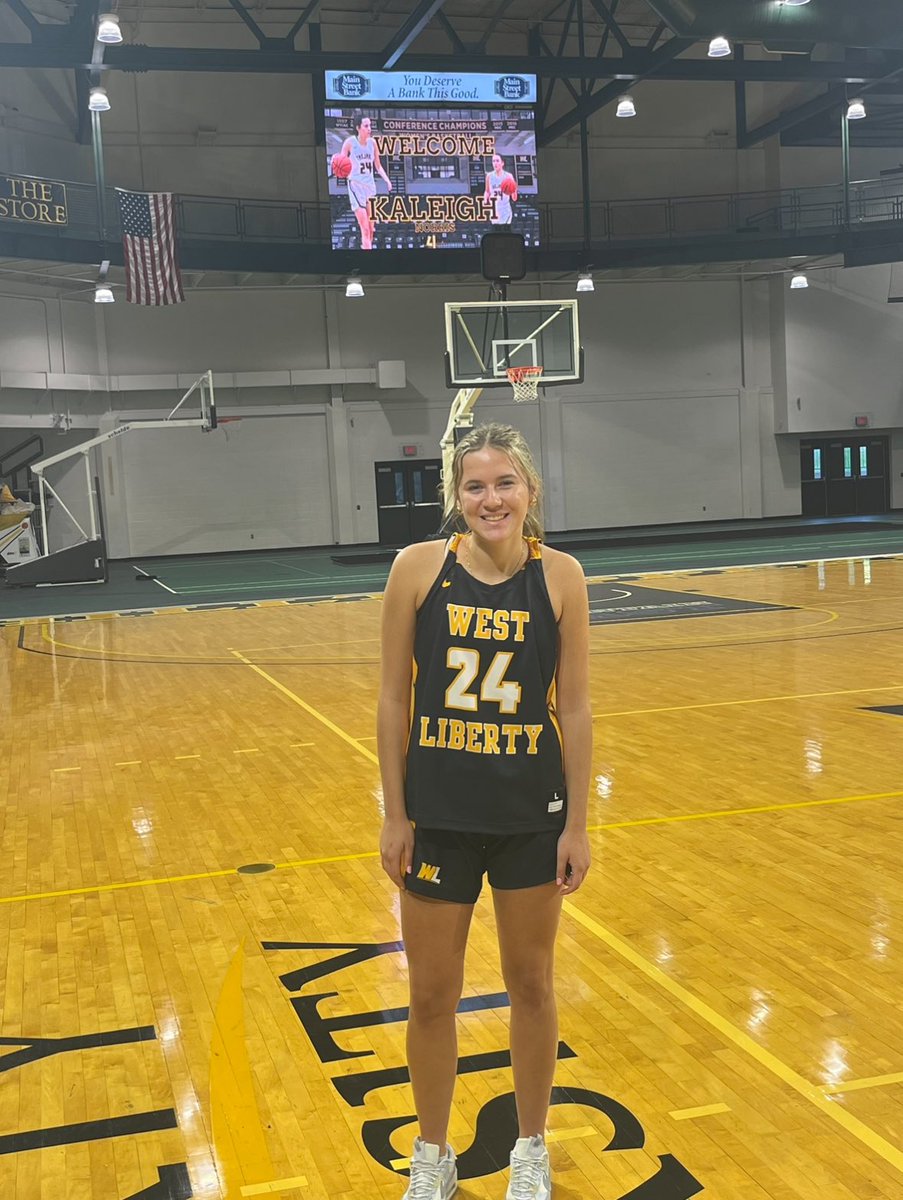 kaleighnorris25's tweet photo. Go hilltoppers!!!🐻💛 @CoachCoop4Hoops @cseth33 https://t.co/qk3YGHVwAg