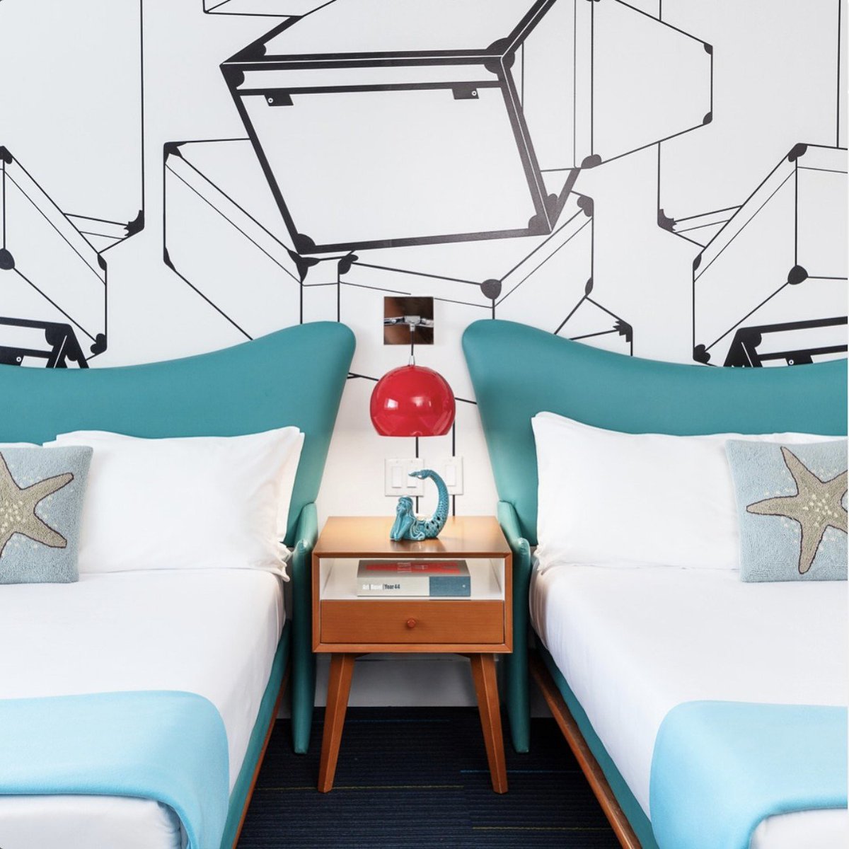 VagabondMiami's tweet photo. Sleep alone? Sleep together? Either way, you're covered. Boutique Style | Attitude-Free Pricing https://t.co/IDCyMz1oal