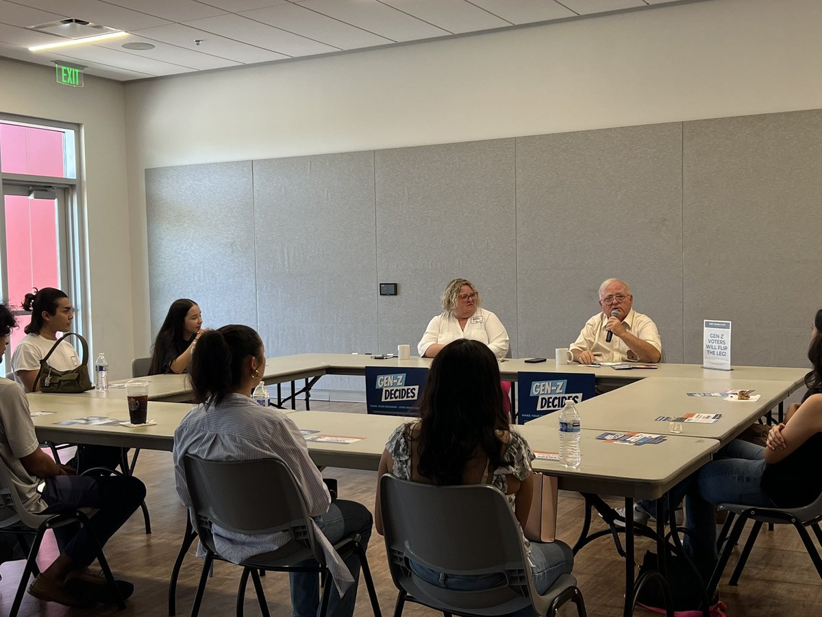 keepazblue's tweet photo. Our Gen-Z voter town hall in LD16 was a great success! 🎉
@Seaman4House16 and @StaceyforAZ shared how they’ll prioritize affordable housing, reproductive freedom, the environment, and mental health down at the Legislature. https://t.co/XdGju5MKb3