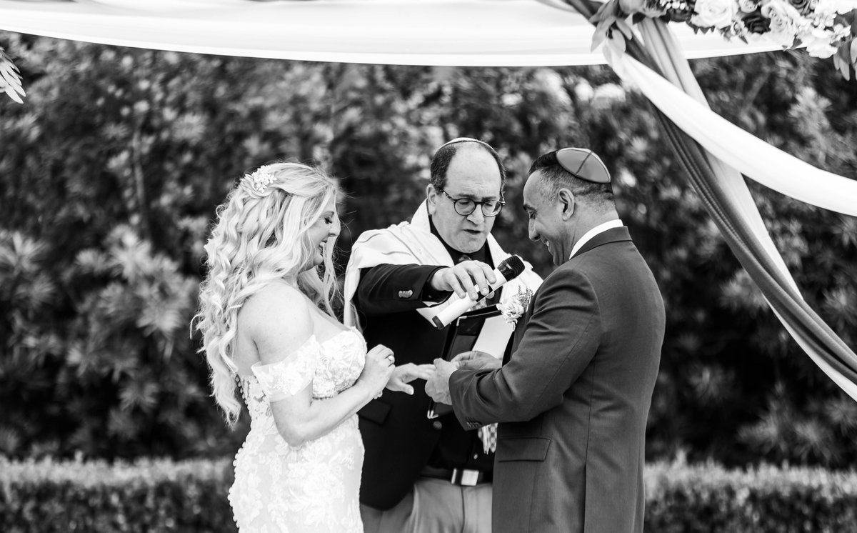 InFaithWedRabbi's tweet photo. #interfaith Photos (RayMar Photography – https://t.co/UsgMSIZ3xD) from Lynette and Mark’s #wedding ceremony, which I officiated (3/24) at Celebration Garden in #Houston , #Texas . https://t.co/Ssp4l7Jhjh
