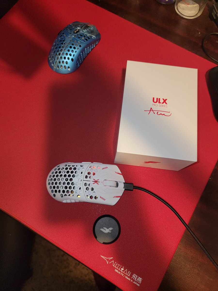 Lepiosss's tweet photo. After watching @aceu since he got a cape town 2 it's an amazing feeling to have a mouse collab from him and finalmouse 👏 https://t.co/1ExWRqt3CT