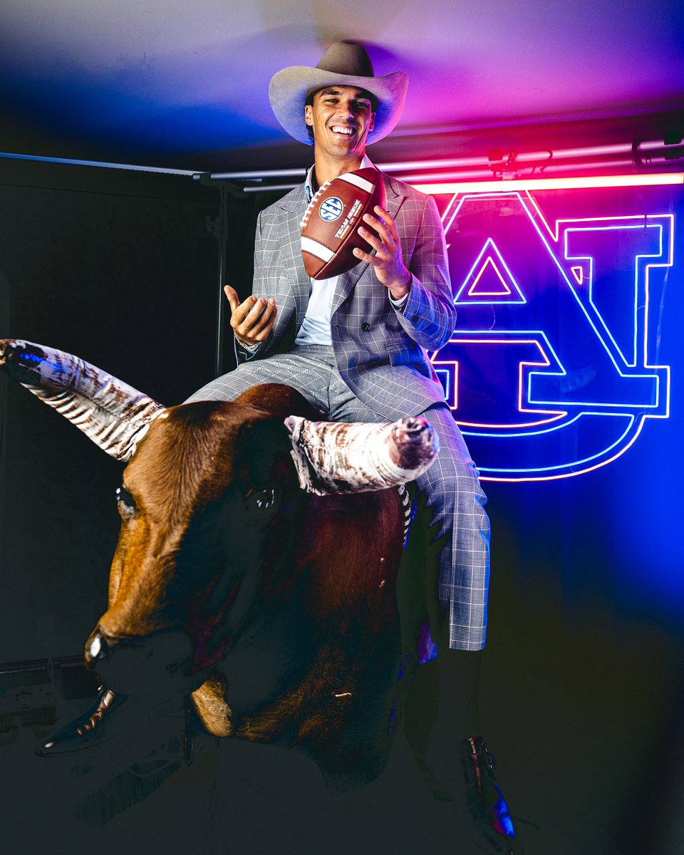 SEC's tweet photo. Tigers in Texas 🐅

@AuburnFootball x #SECMD24 https://t.co/EYBaR4QCum