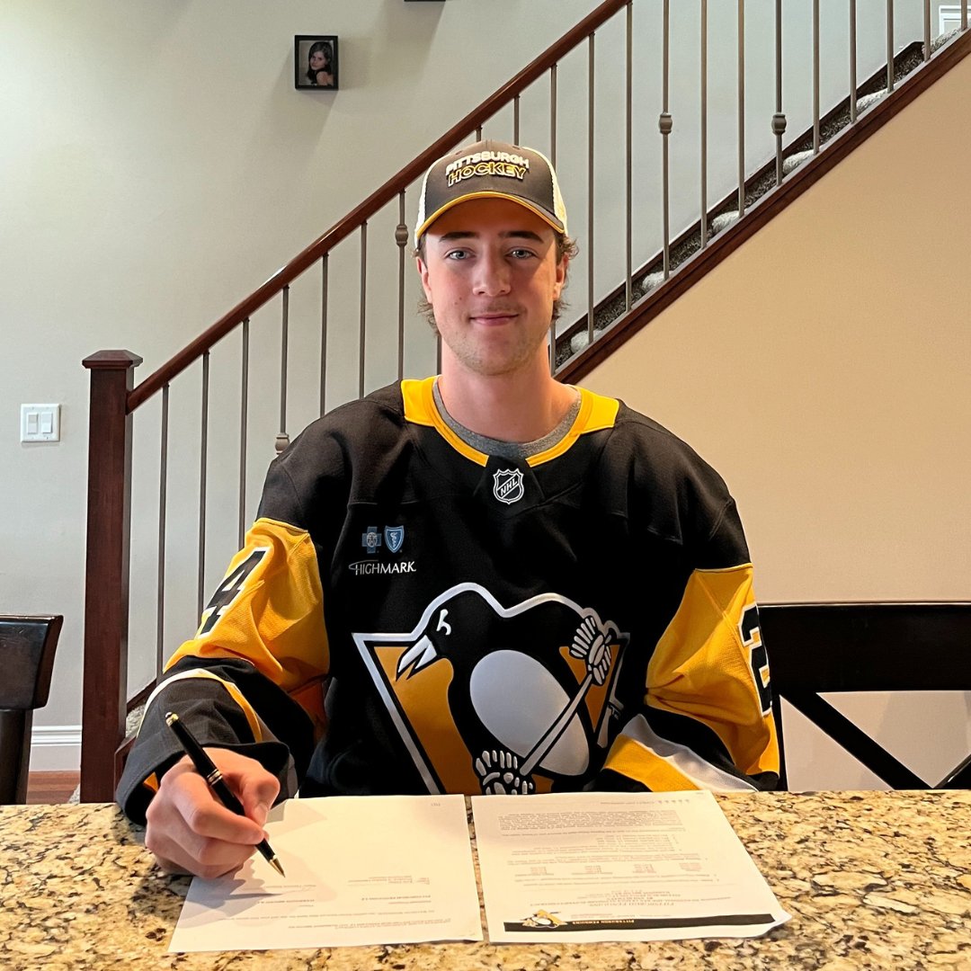 It's official! ✍️

The Penguins have signed defenseman Harrison Brunicke to a three-year, entry-level contract.

Details: pens.pe/3Sa1adm