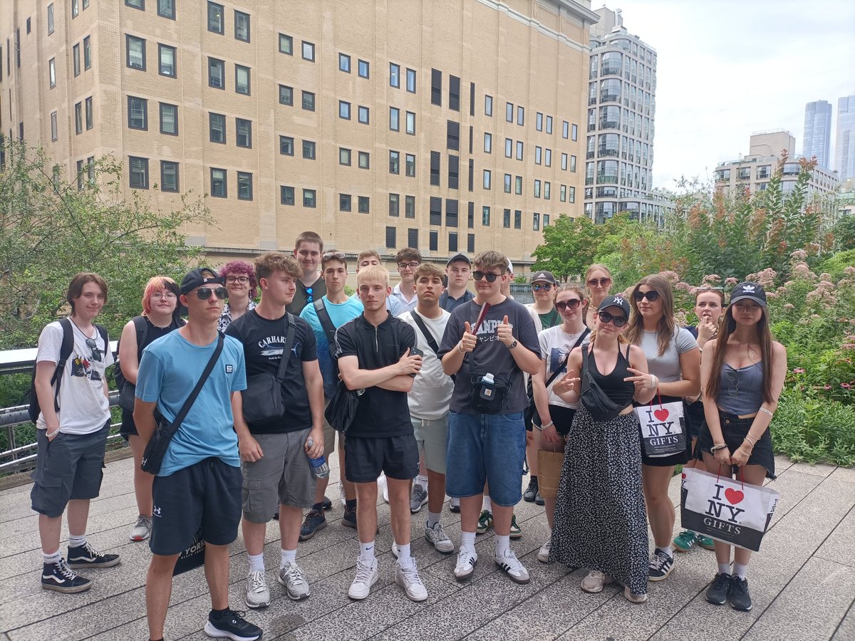 Some students wanted to walk all of the High Line and back to the hotel (an hour in total) rather than ride the subway home 👊 (and we beat them back 😂)