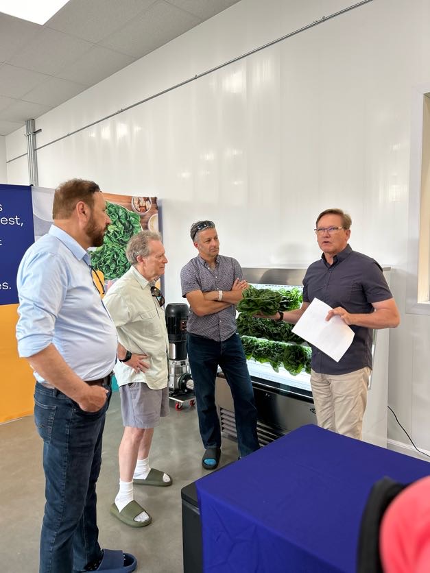 GeorgeHeyman's tweet image. Great to have Parliamentary Secretary @rr4mla arrange for a visit to Avery Farms in Okanagan Falls! Appreciated the chance to learn more about non-GMO, no-pesticide lettuce and also meet with the amazing #agriculture community in the region. #BCFarms
