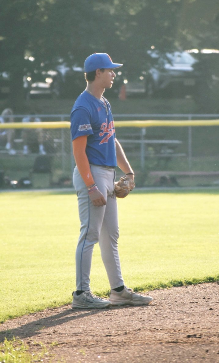 OlgaVasquezSil1's tweet image. Beautiful day at the Cape,  watching my favorite shortstop! @antwansilva1 Go Hawks! @harborhawks #capecodleague #shortstop #frogballusa @TCU_Baseball