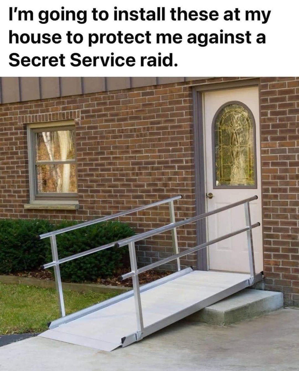 SonjaKeene2's tweet image. Gotta stay safe, y'all 🤣
Incline challenged takes on a new meaning 🤣
#USSecretService #Disgrace