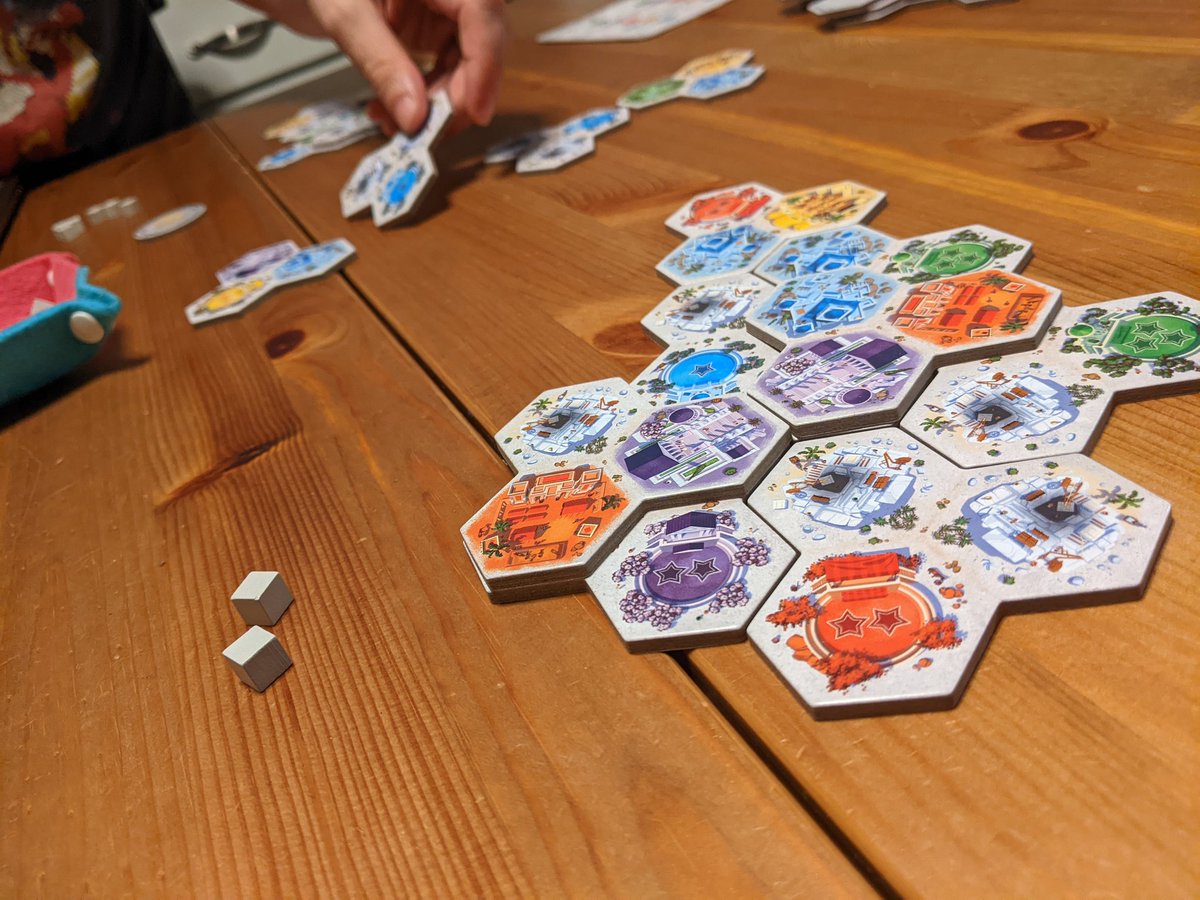 Felt like building an Akropolis. Might destroy later 😘