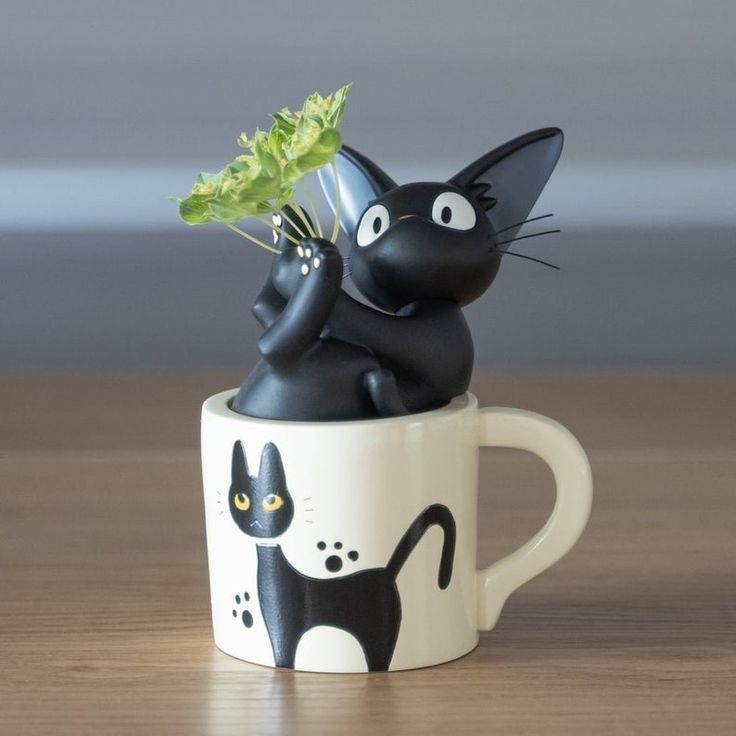 anime_'s tweet photo. Jiji figurine 😍 https://t.co/VfrWz5QA0v