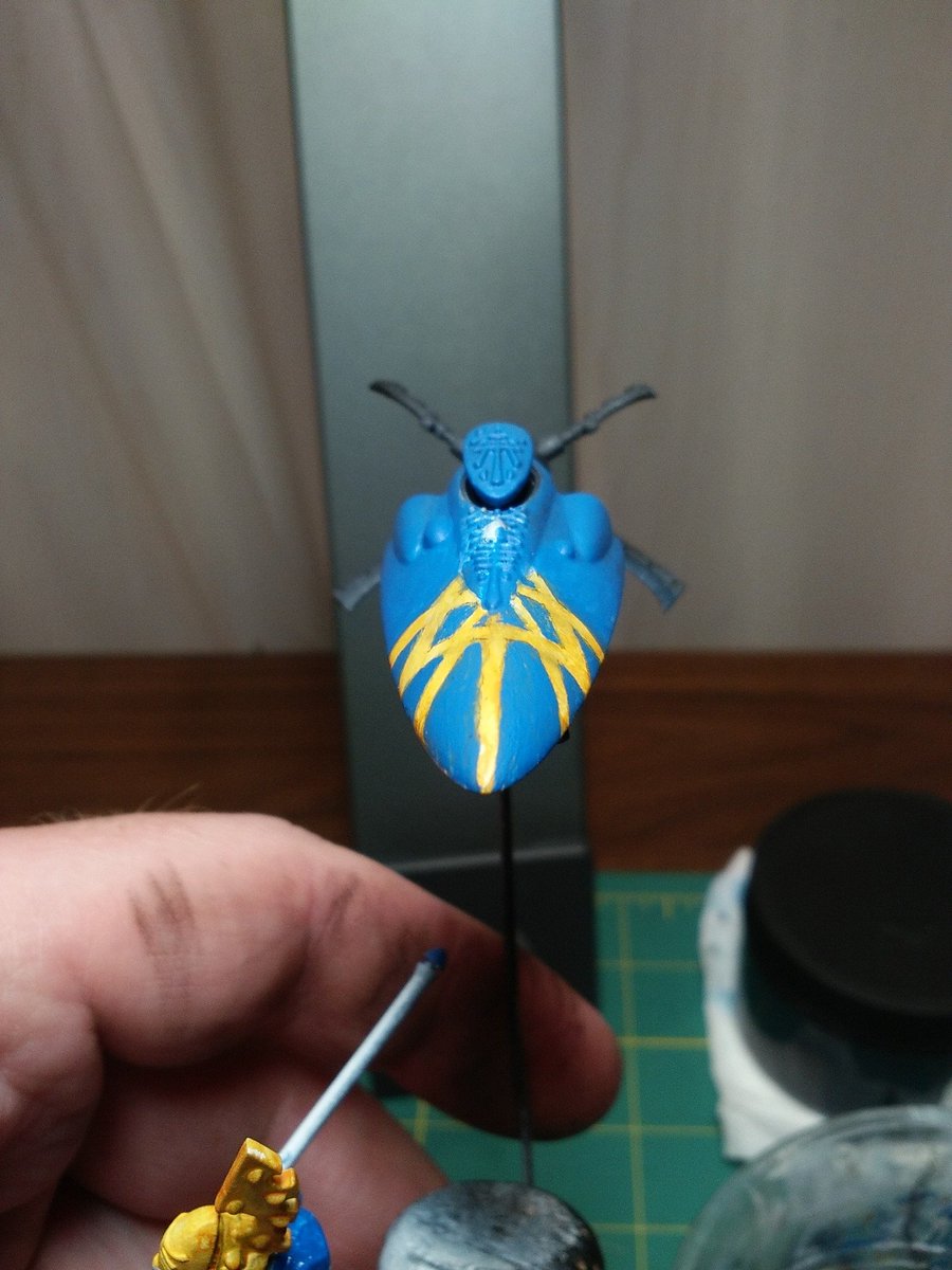 9monthfan's tweet photo. Used a Size 2 brush to paint around the lines, then moved onto a Size 0 brush https://t.co/v5BvUnl3Rd