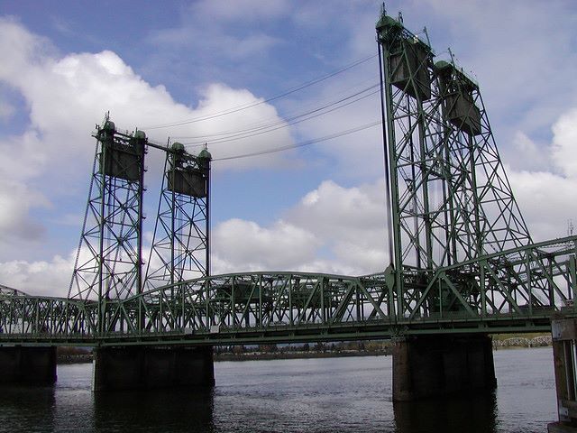 OregonDOT's tweet image. Our Saturday night closure of the NB #InterstateBridge lanes has been postponed for one week due to a delay in the arrival of equipment. We're postponing for one week, and the closure is now rescheduled for Saturday night, July 27. bit.ly/3Wwsntm 

#PDXtraffic #VanWA