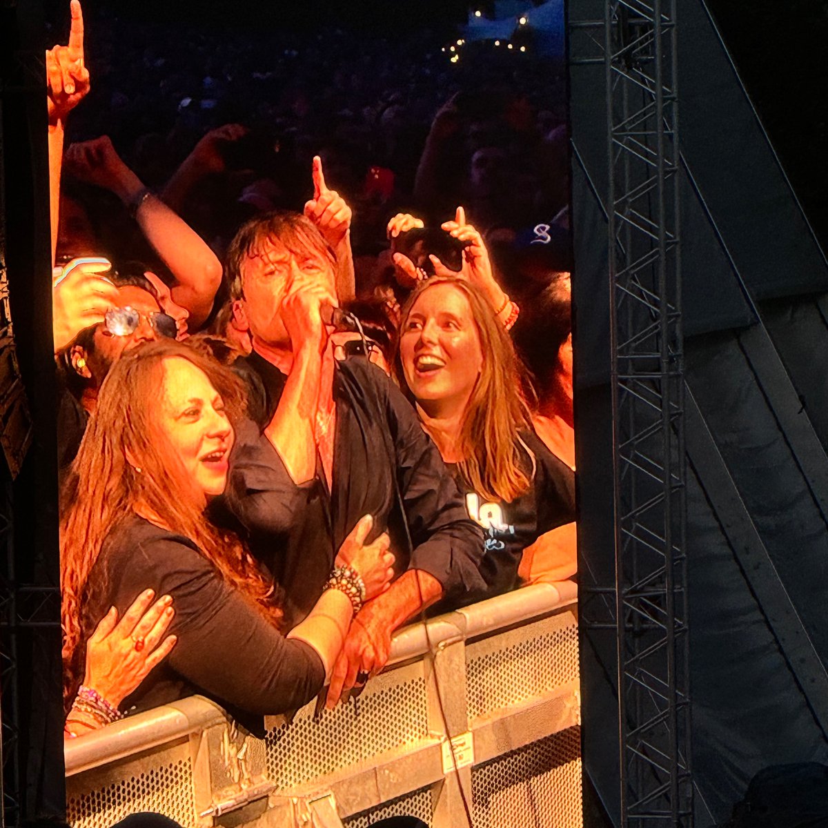 Rowan Collinson tweet media