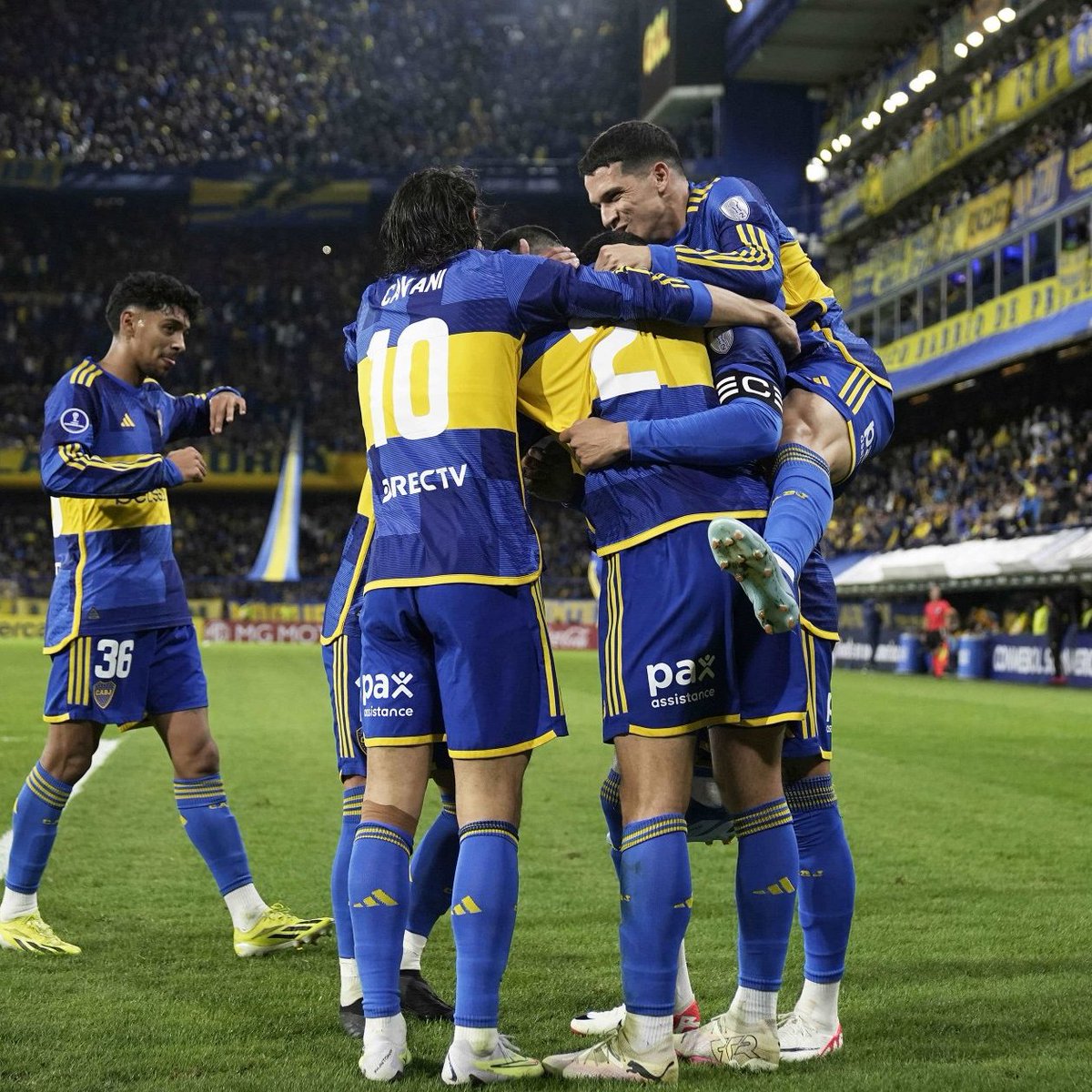 ¿Para los hinchas de Boca? TAMBIÉN hay sorteo 🔵🟡

Quien quiera ir a La Bombonera el próximo miércoles tiene que seguirnos y darle RT a este tweet