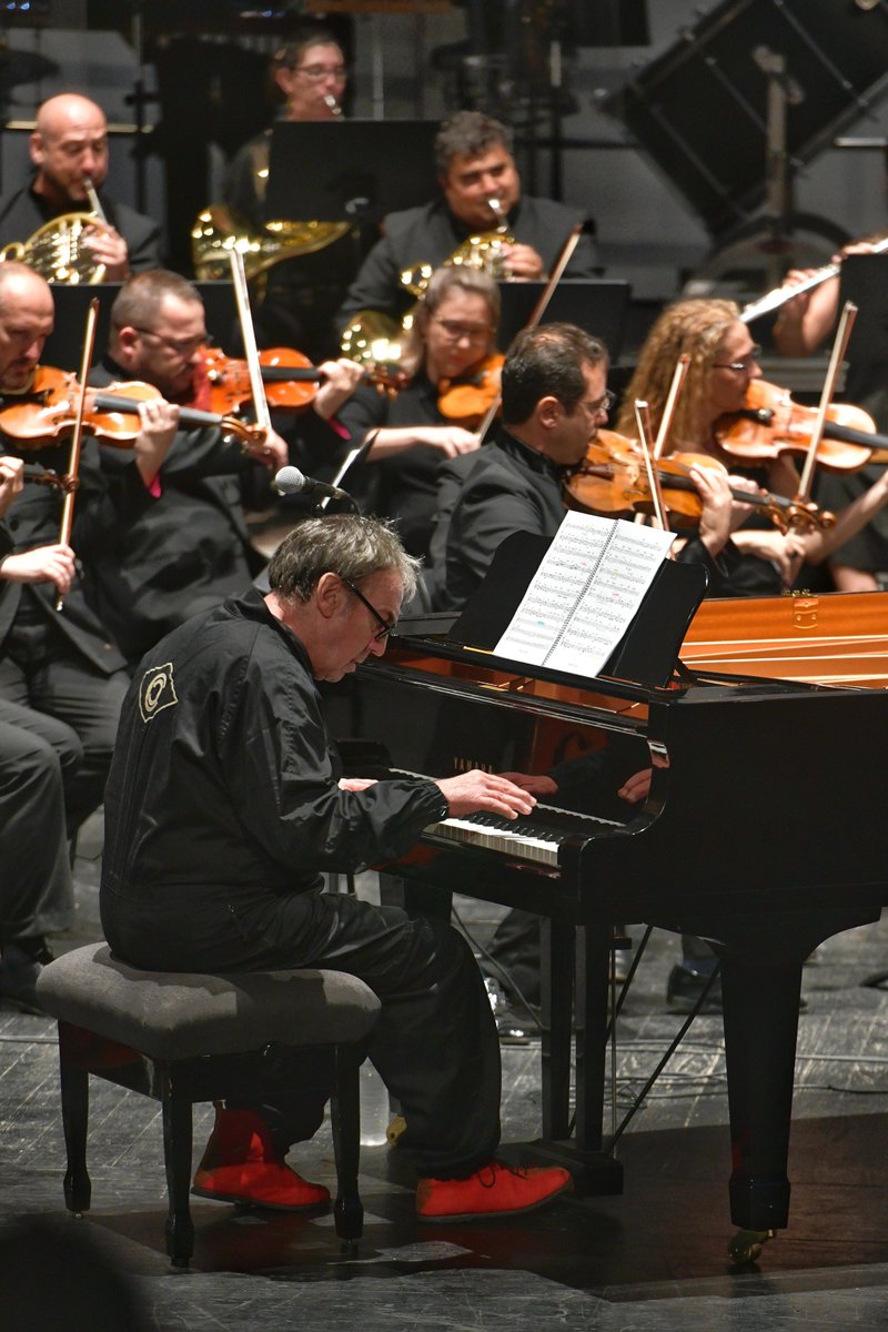 Tatuaje ontológico de la mano de Carles Cases en Badajoz. Por Oriol Pérez Treviño
nosolocine.net/tatuaje-ontolo… .<a href="/Oriol67638017/">Oriol Pérez</a> <a href="/FundacionOex/">Orquesta de Extremadura</a> <a href="/festivaliberico/">Festival Ibérico de Cine</a>
