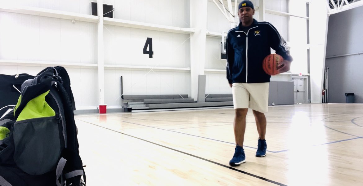 HoopMedic -Russel Deverteuil tweet media