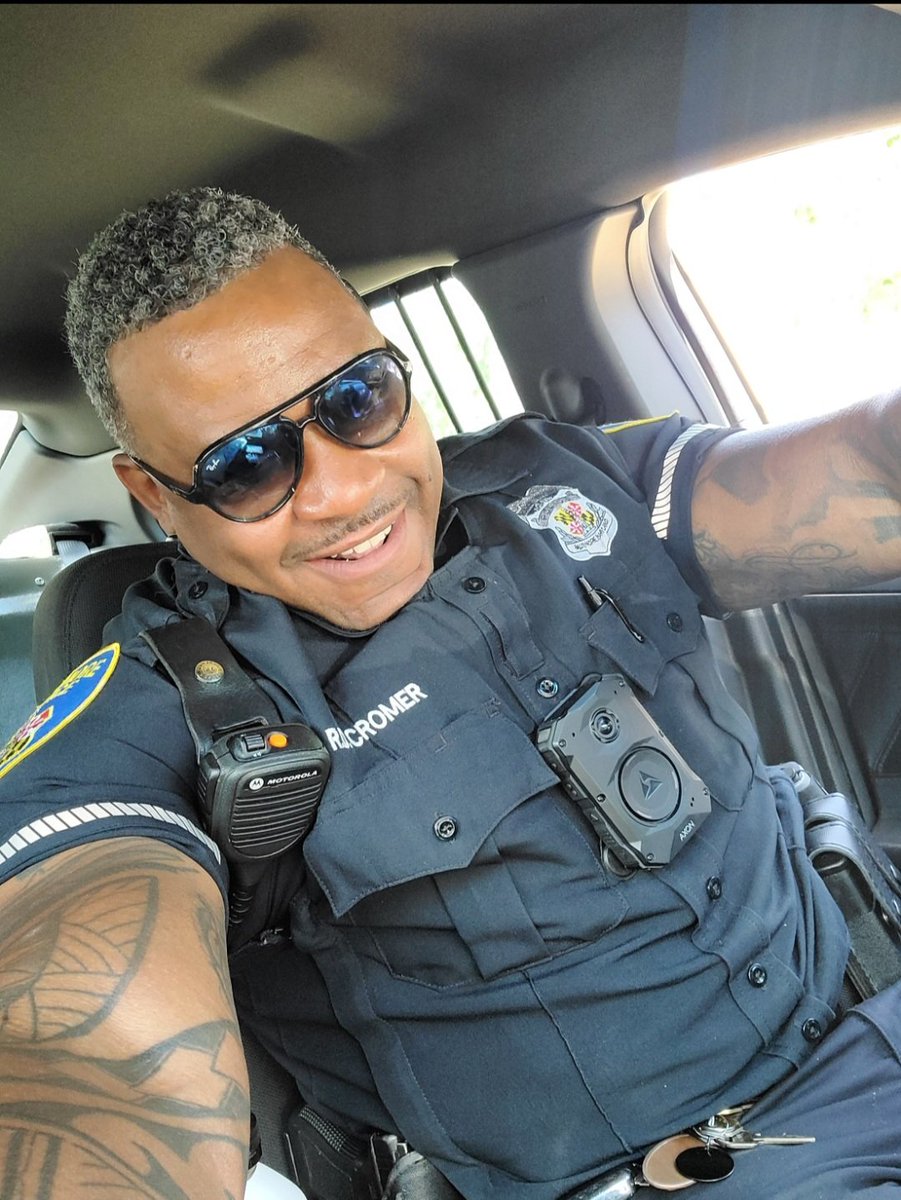 Ron51416700's tweet photo. The different personalities of your man "SoFreshSoClean" coming to a TikTok page near you very soon... lol
#ChefSoFresh
#DriveVibesFresh
#OfficerFresh
#WorkOutFresh
Bringing ALL that positivity with me too. https://t.co/h62o6aRBlt