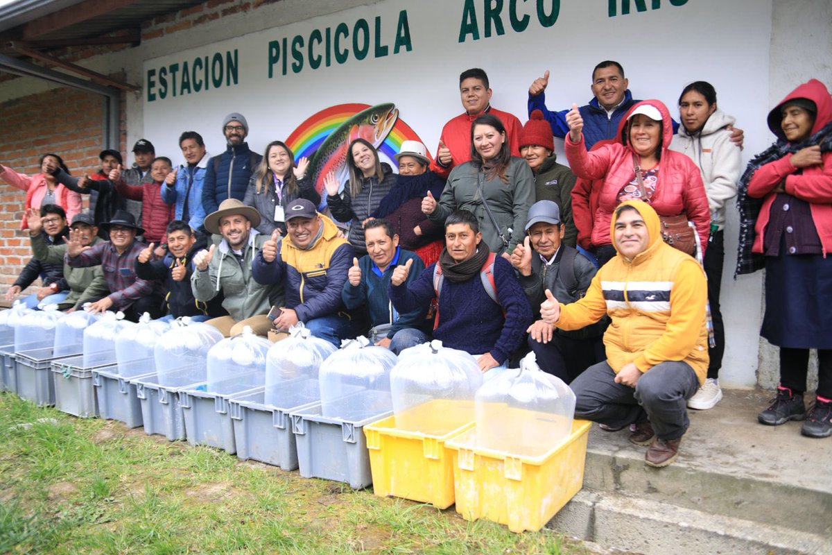 La viceministra <a href="/rafaelah_e/">rafaela con una “L”🖤</a> manifestó que esta dotación va de la mano de un proceso de capacitación y asistencia técnica, para potenciar la tarea de los piscicultores y obtener cada vez mejores resultados🚀🐠, fortaleciendo la sostenibilidad de la acuacultura y su competitividad.