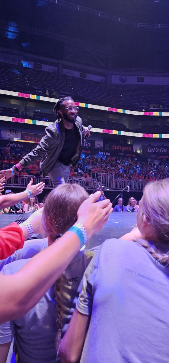 KuehlEric's tweet photo. @JDeanWilliams What energy and positive energy. Letting everyone's the light shine. #elcayg2024 https://t.co/h32GQOYRzf