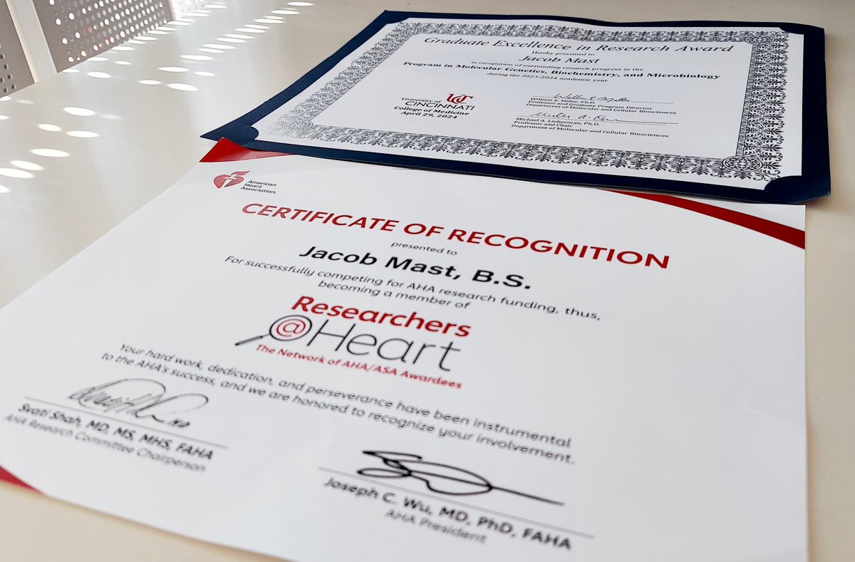 Our graduate student, Jacob Mast, received funding from the American Heart Association for his research and was awarded for excellence by the UC Department of Molecular &amp; Cellular Biosciences 👏🧫🧪🔝