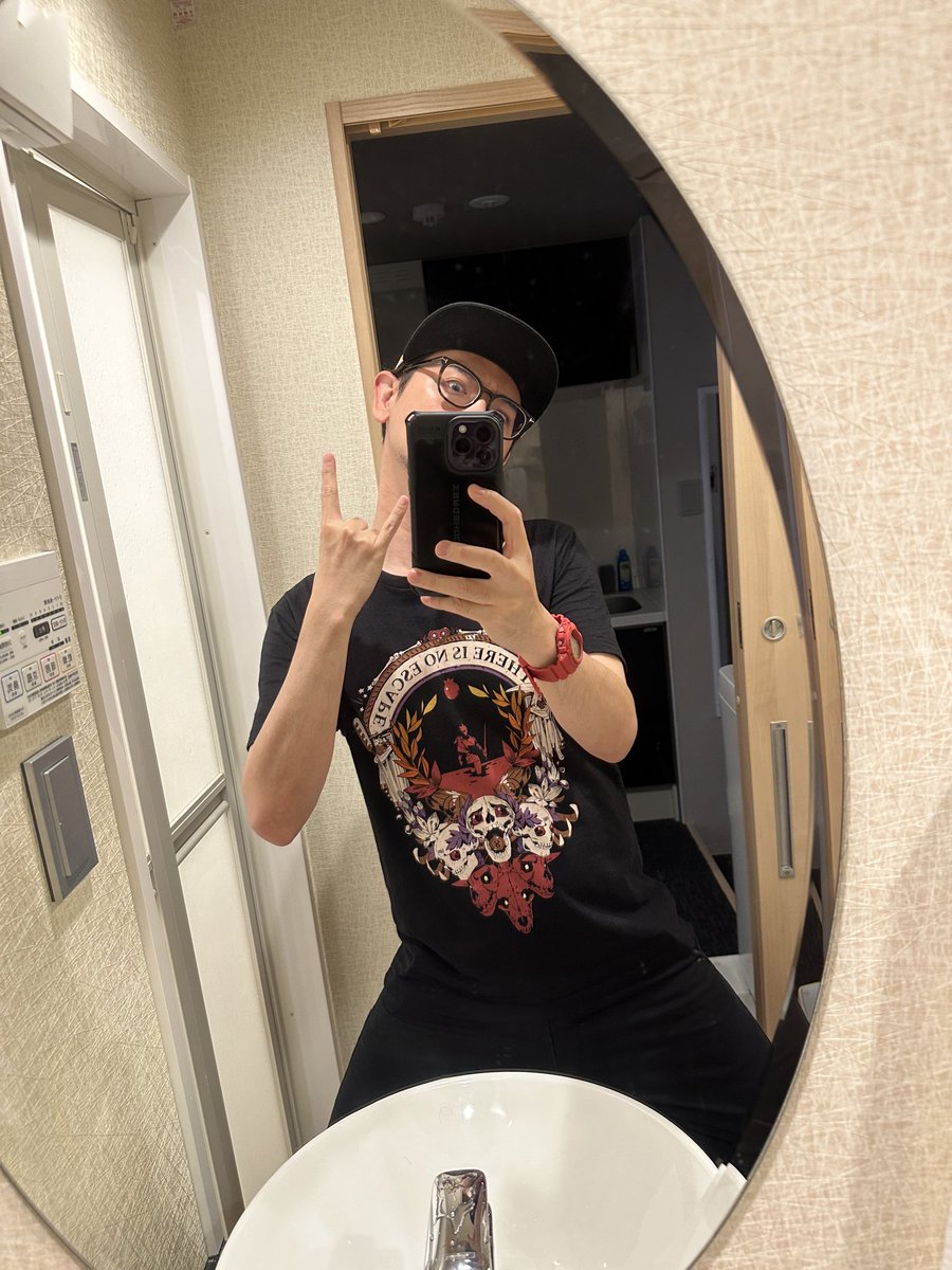 迷った結果東京サンドボックススタイルにしました。この顔にピンと来たら気軽にお声がけ下さい。（ビッサミのTシャツに変わってる可能性もあります