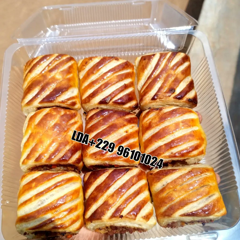 ApithyMauriele's tweet photo. Crêpes légèrement sucrées - chocolat, friands à la viande hachée, roulés aux saucisses et mélange de : friands+mini pizza+roulé saucisses. Quelle est ta douceur préférée ???
☎️+229 96101024 pour commander. https://t.co/mm6ayOoNL4