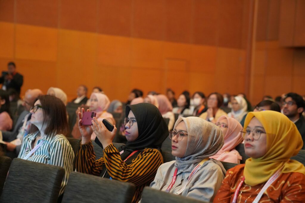 WSPOS's tweet image. Forging New Paths in Paediatric Eye Care - A Summary of Day 2 at #WCPOSV2024 via @MediaMiceGroup
cookiemagazine.org/wcpos-v-2024-d…