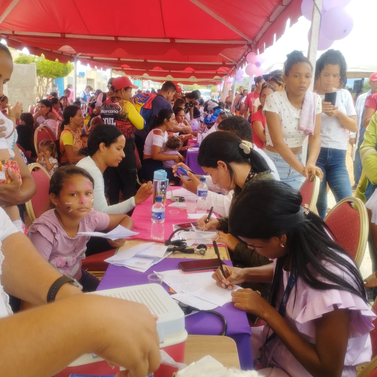 CCLAPMarcanoNE's tweet photo. #18Jul| Gracias a la Gran Misión Venezuela Mujer, creada por el Pdte @NicolasMaduro, las mujeres de #Marcano recibieron  atención integral, enmarcada en el vértice 1 de protección de la salud y vida de la mujer en todas las etapas de su vida
#VenezuelaObrera
#SoyComunicadorClapNE https://t.co/vNR6slONxd