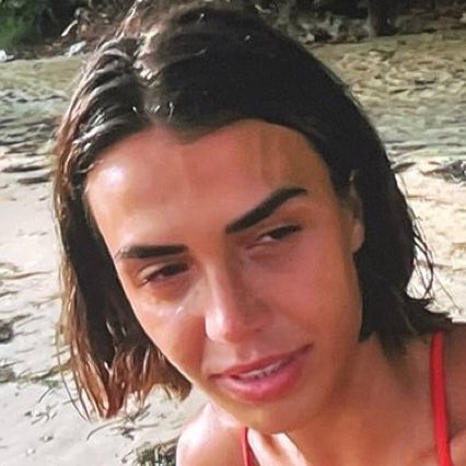 Mistral_72's tweet image. Sofea nominada! La poligonera reclutadora de palmeros se está quedando sola en la isla. Ni sus falsas disculpas ni su asqueroso victimismo, conmueven al público.Que se haga justicia y sea la próxima expulsada por mentirosa, malvada y por hacer un sucio concurso 
 #SVAllStarsGala5