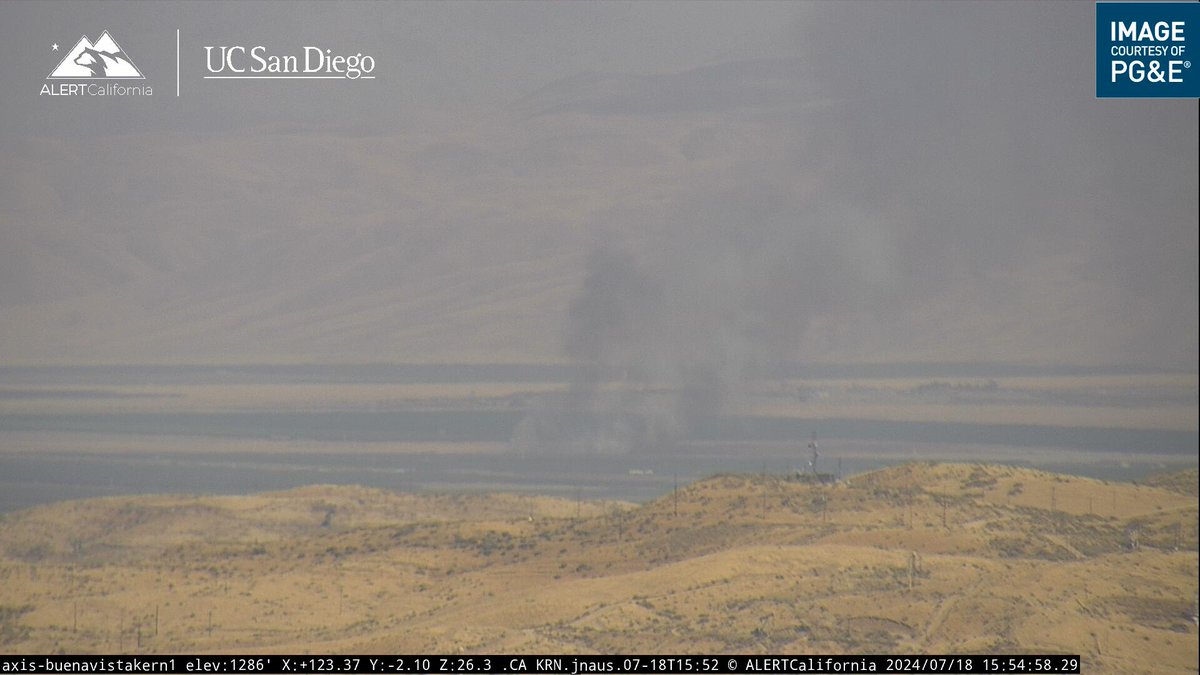 CodeRed001Blue's tweet photo. 7/18/2024 VEGETATION FIRE #GrapeFire North of Hwy 166 along the California Aqueduct, Maricopa, Kern County. [WATCHDUTY]
4:16PM 5 acre vegetation fire with a potential for 10 to 15 acres - per first arriving unit. https://t.co/VAk0jIrarf