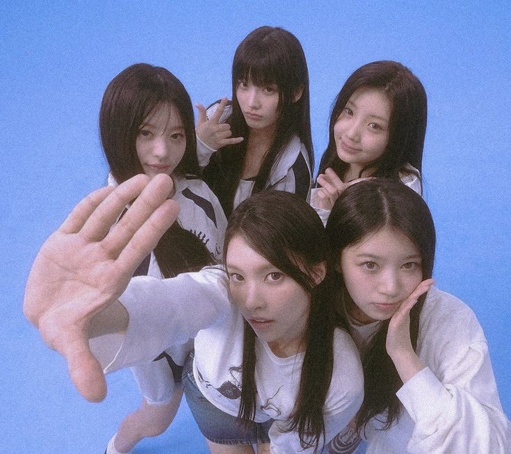 nelleverse's tweet photo. ⋆˚࿔ mermaid concept 𝜗𝜚˚⋆ https://t.co/oOK3UoOONL