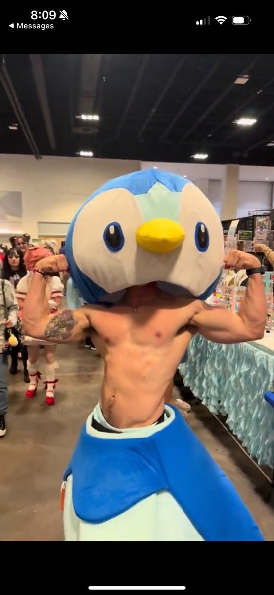 salvucciodamico's tweet photo. Choose your fighter https://t.co/WVfEIDk4Ff