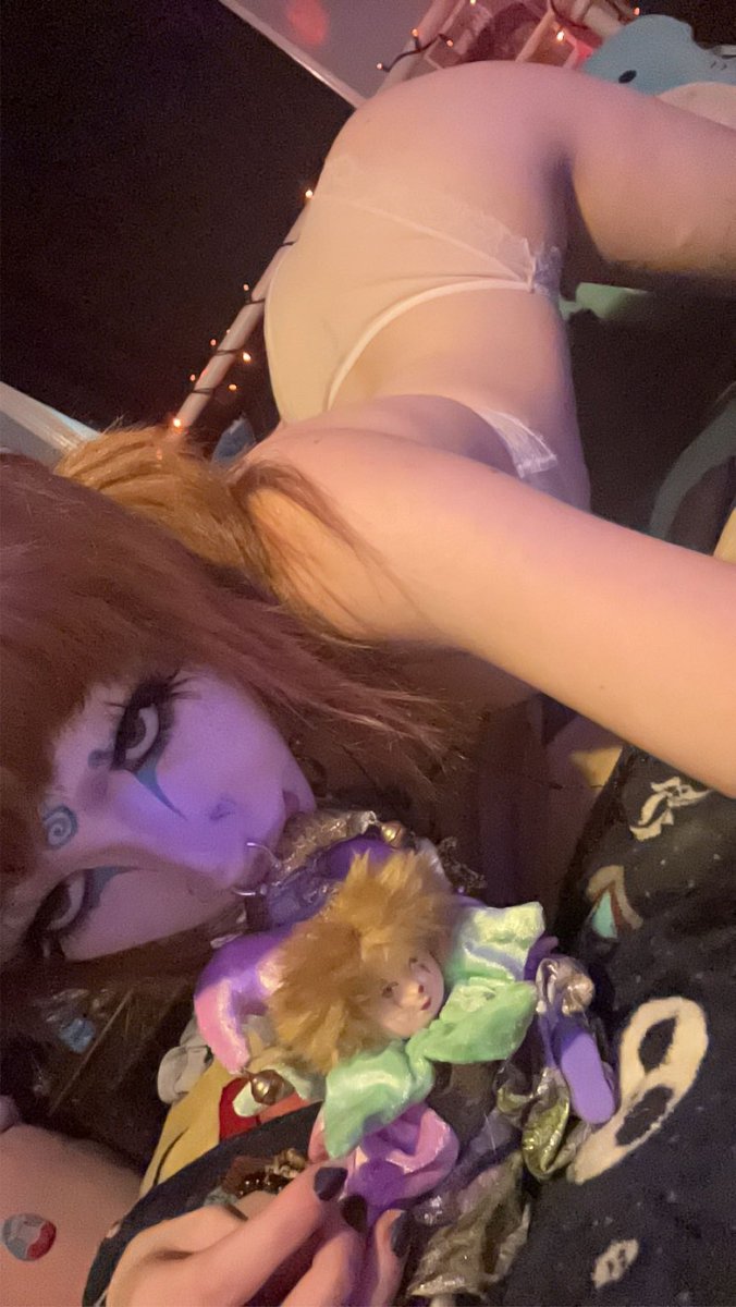 bimplizkit69's tweet photo. be sure to give ur clown gf enrichment while you’re away… 
nsfwtwt https://t.co/L8qvccTwmr