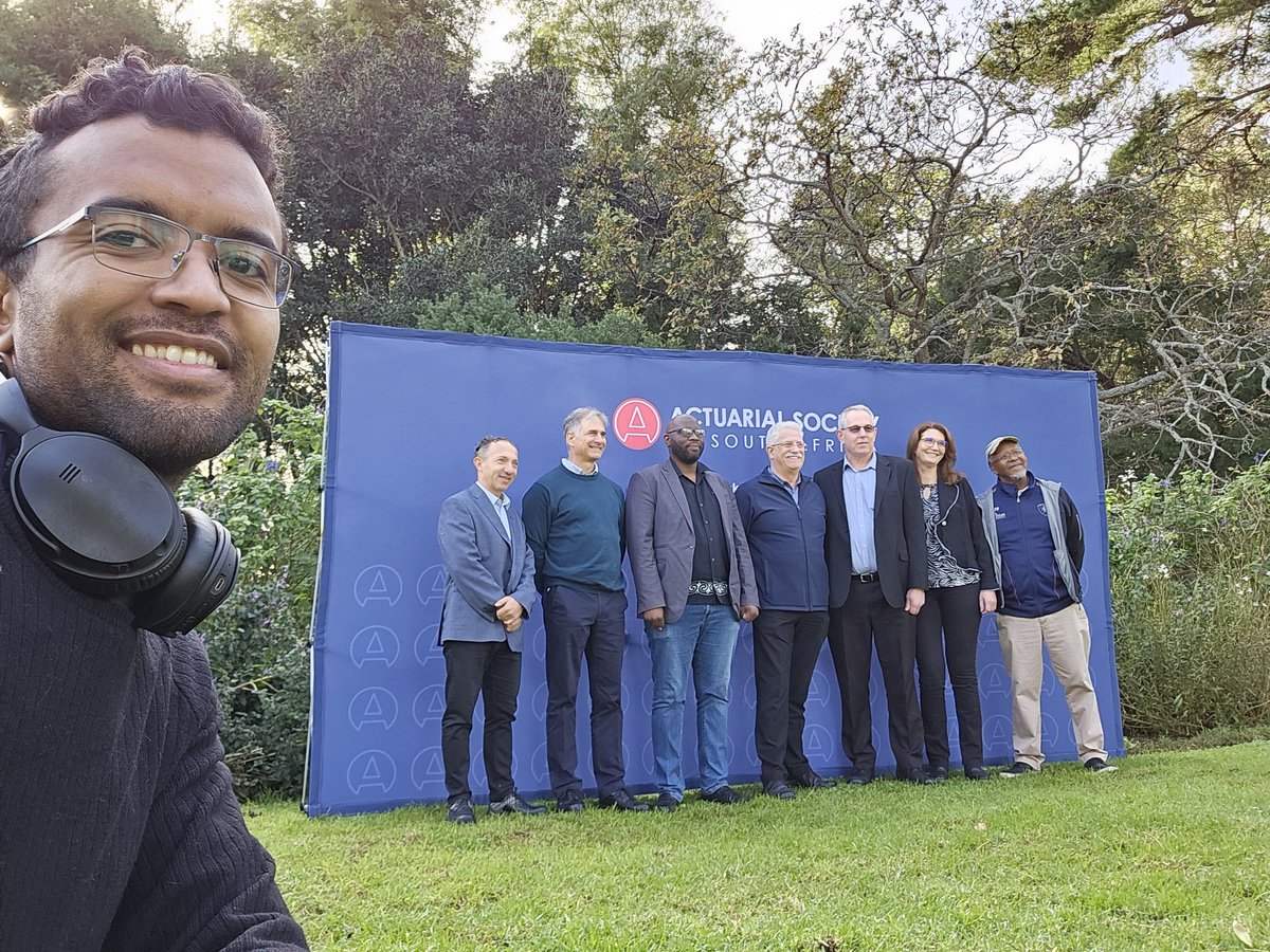 Mattyio003's tweet image. Steeling selfies with of the greatest leaders of all actuarial time
#Blessed #StudentRep #ASSACouncilMember