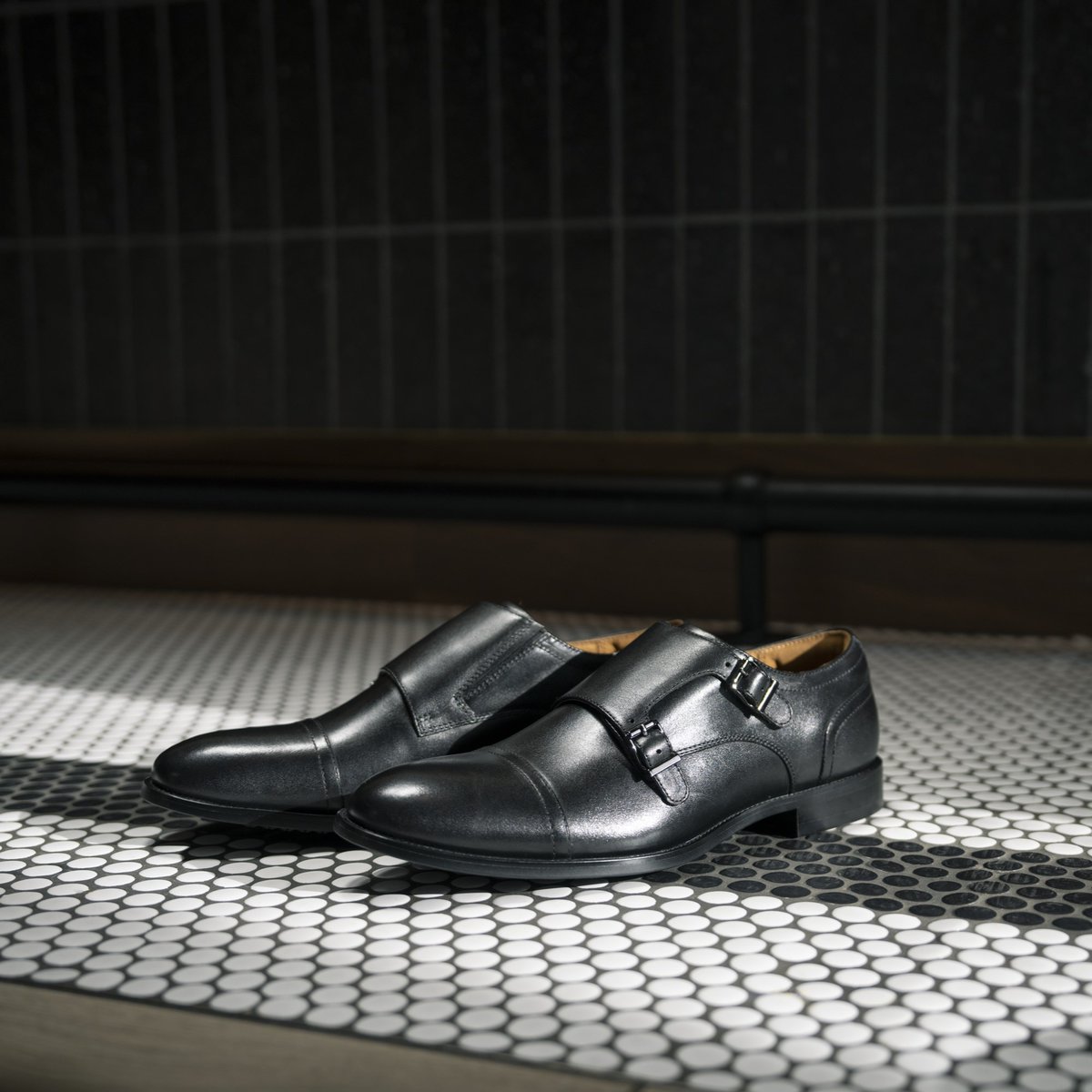 FlorsheimShoes's tweet photo. Experience the allure of our sleek, stylish, and impeccably crafted Rucci.
#florsheim #monkstrapshoes #walkinstyle #captoe https://t.co/LAMQR469Q5