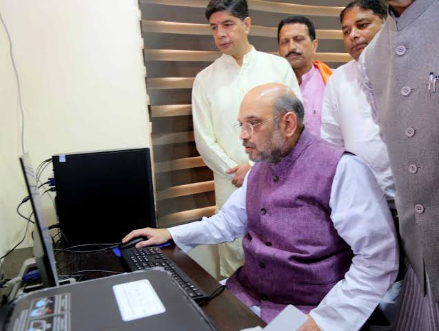 Vtxt21's tweet photo. @Amockx2022 @RahulGandhi Cancelling the order of ED raid after the Tweet of RaGa https://t.co/fsLWHj7jkA