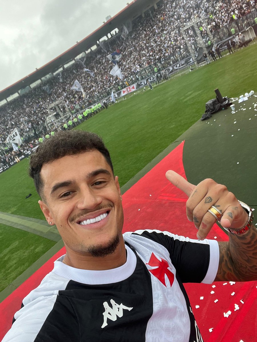 NewsAlmirantee's tweet photo. Philippe Coutinho vai finalmente reencontrar a torcida vascaína em São Januário, agora em partida oficial. 💢 https://t.co/hhQpTw2P2s