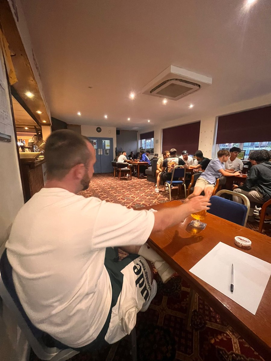 TEAM NIGHT

On Tuesday we had our social night and team bonding! We had our new club captain Conor Molyneaux trade his boots for the microphone as Quiz master!

Great turn out and looking forward to the season ahead! 

#UpTheYellows #UpTheBedfont #QuizTime