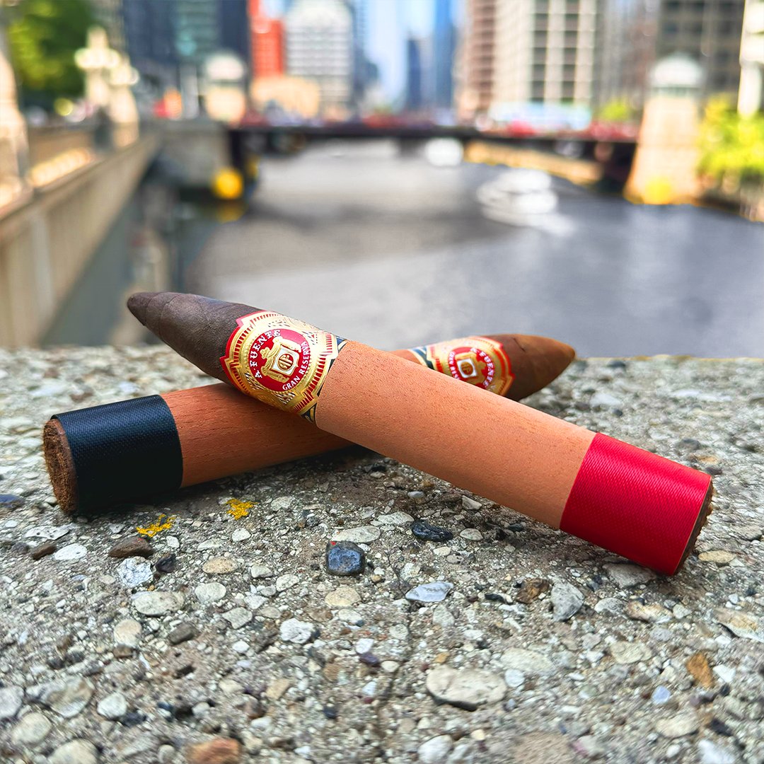 JSchwartzCigar's tweet photo. The King and Queen of the city! ๐คด๐ธ #kingb #queenb #arturofuente #fuentefriday
https://t.co/dS3EFALUOP https://t.co/pZXJvRt5Fe