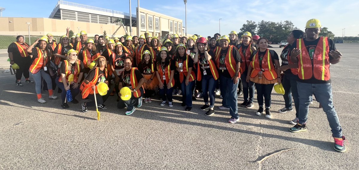 Griggs_AISD's tweet photo. Griggs Primary is here and ready to enjoy @aldine convocation! #AldineConvocation24 https://t.co/Ityn7I0q3s
