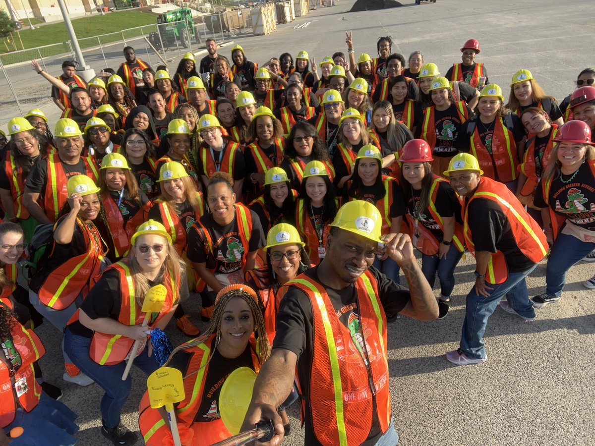 Griggs_AISD's tweet photo. Griggs Primary is here and ready to enjoy @aldine convocation! #AldineConvocation24 https://t.co/Ityn7I0q3s