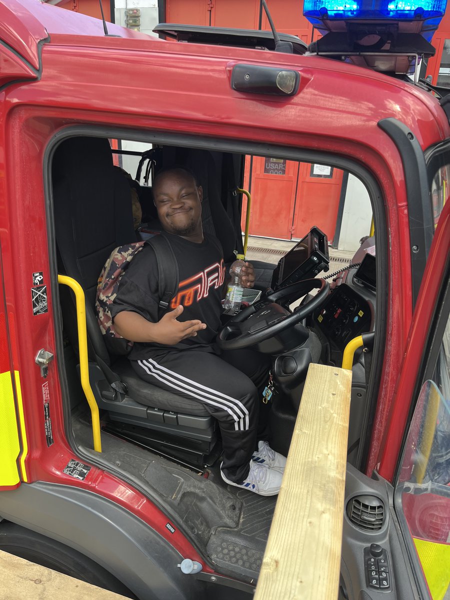 LondonFire's tweet image. Congrats to #Croydon Blue Watch for hosting their first ever ‘Special Education Needs’ (SEN) family open day last weekend with 700 children and their families attending. It was a very successful day - so much so it's hoped it will now be an annual event.  orlo.uk/WNcVC