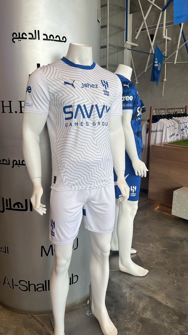Siiros2's tweet photo. 🚨🚨🚨🚨🚨🚨🚨🚨🚨🚨🚨

سحب على ثلاث تشيرتات الجديده لـ نادي الهلال والشروط بسيطه جدًا

- رتويت
- متابعتي + متابعة @Mjeed9ii 

⚠️ السحب بعد ثلاث ايام والطقم بختيار الفائز 

🔵🔵🔵🔵🔵🔵🔵🔵🔵🔵🔵🔵 https://t.co/JWO3gFsW7n