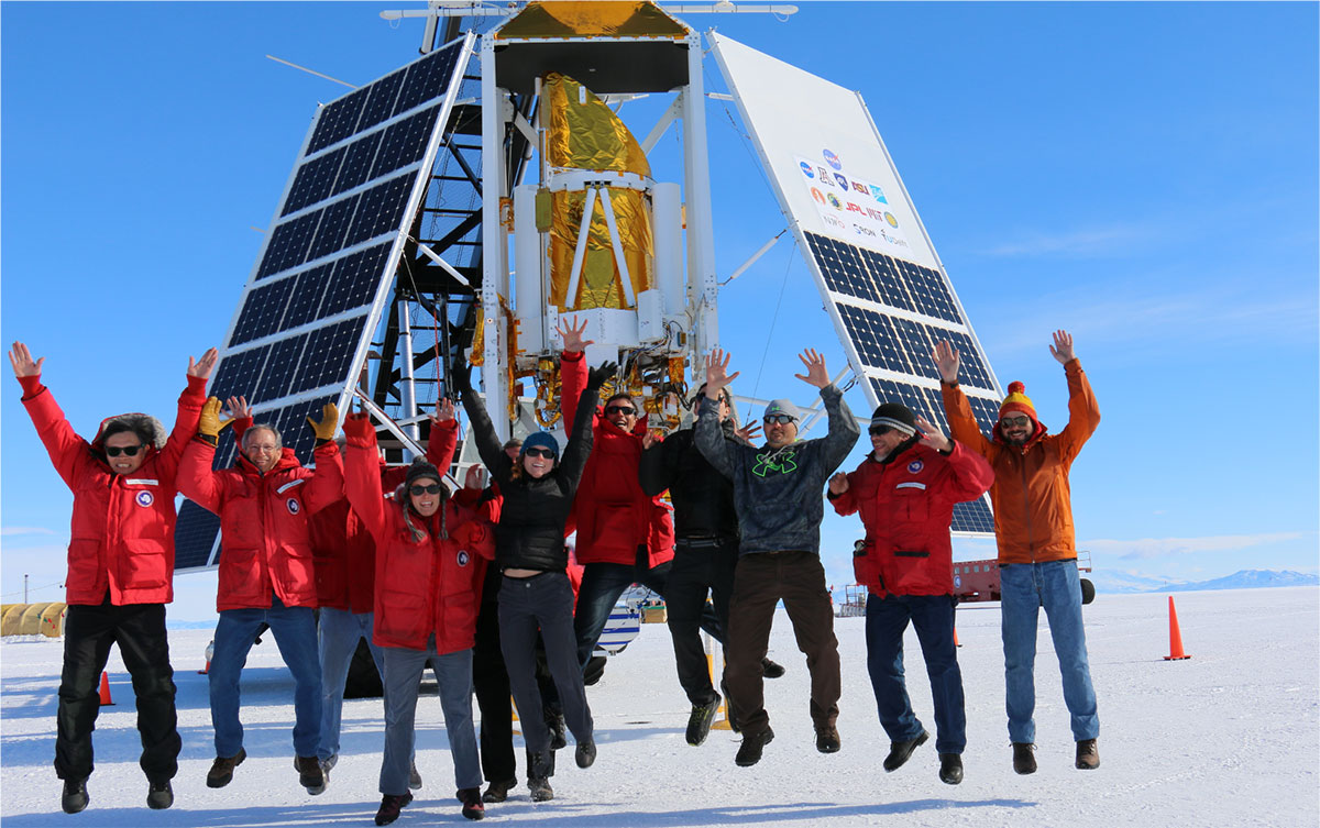 LearnWithNASA's tweet photo. Later this year, NASA's ASTHROS team will travel to Antarctica to launch a telescope on a giant balloon.

NASA Space Place wants to see your kiddos' artwork showing what they imagine this trip might be like!🖍️🤔

Entries are due Aug. 31!
https://t.co/CDYddFjEoX https://t.co/cCagt2UC01