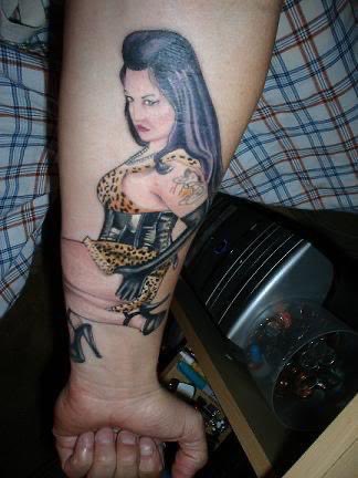 Flash back Friday Left:  on Chris Coffin Right: 📸 by Victoria Perelet: 2005 . #pinup #pinuptattoo #pinupmodel<a href="/tag/pinup"class="tags"><span>#pinup</span></a><a href="/tag/fashionmodel"class="tags"><span>#fashionmodel</span></a><a href="/tag/flashback"class="tags"><span>#flashback</span></a><a href="/tag/pinupmodel"class="tags"><span>#pinupmodel</span></a>