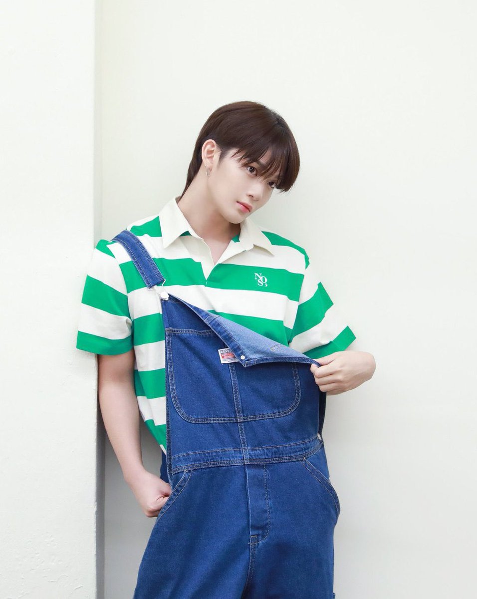 baegrowth's tweet photo. #배진영 #BAEJINYOUNG 

2017                                2024 https://t.co/nSputPPUUL