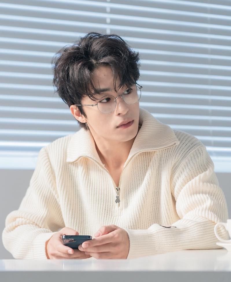 아~ 이 아저씨 느낌 ㅈㄴ좋다