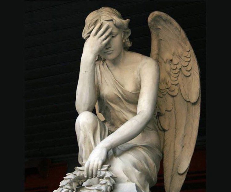 IciClover's tweet photo. mon ange gardien quand il me regarde prendre des décisions dans ma vie https://t.co/SCjKiYHlQa